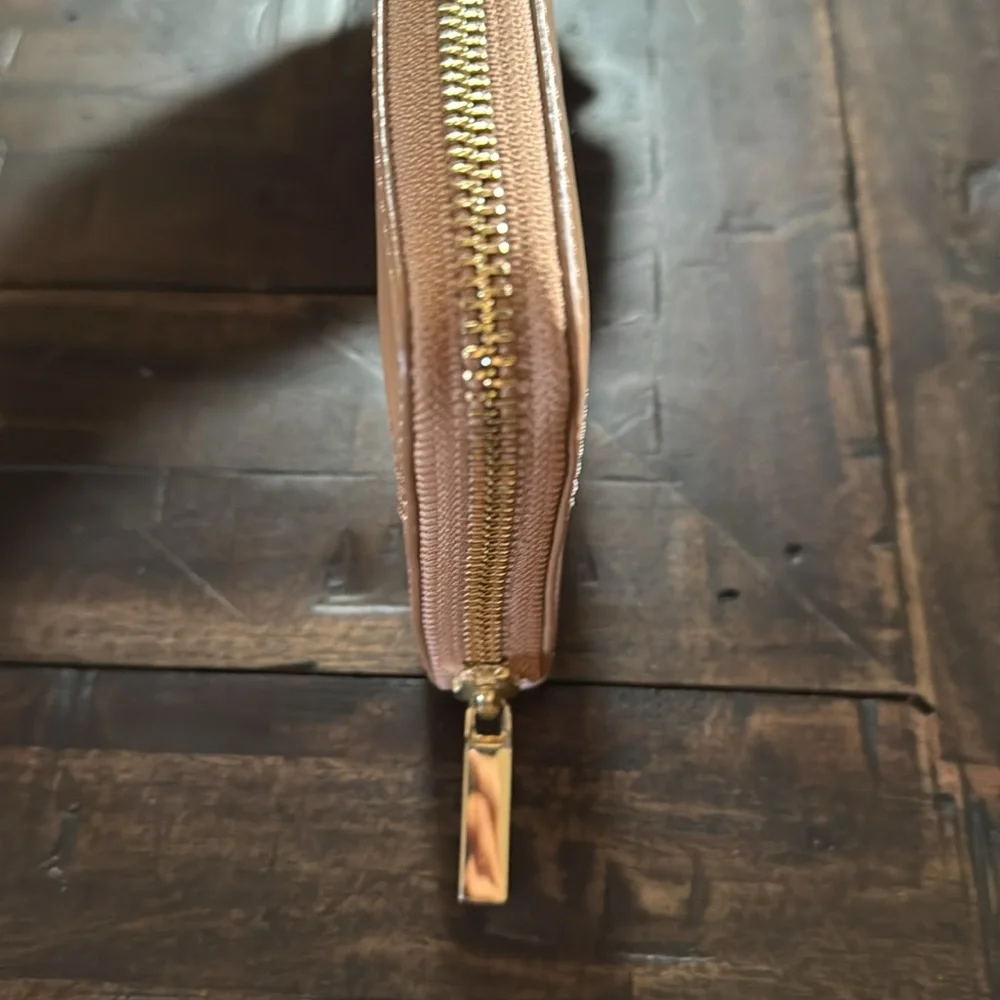 Tory Burch Block T Continental Wallet - Picture 4 of 8